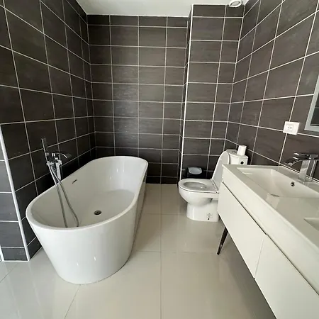 Βίλα Maison Individuelle A 8 Minutes D'ouistreham, Quartier Calme, Transports En Commun Tram & Bus, Commerces De Proximites *