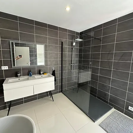 Maison Individuelle A 8 Minutes D'ouistreham, Quartier Calme, Transports En Commun Tram & Bus, Commerces De Proximites * Hérouville-Saint-Clair