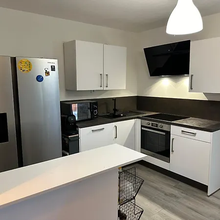 Maison Individuelle A 8 Minutes D'ouistreham, Quartier Calme, Transports En Commun Tram & Bus, Commerces De Proximites * Hérouville-Saint-Clair