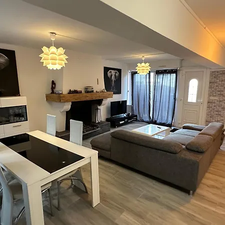 Maison Individuelle A 8 Minutes D'ouistreham, Quartier Calme, Transports En Commun Tram & Bus, Commerces De Proximites