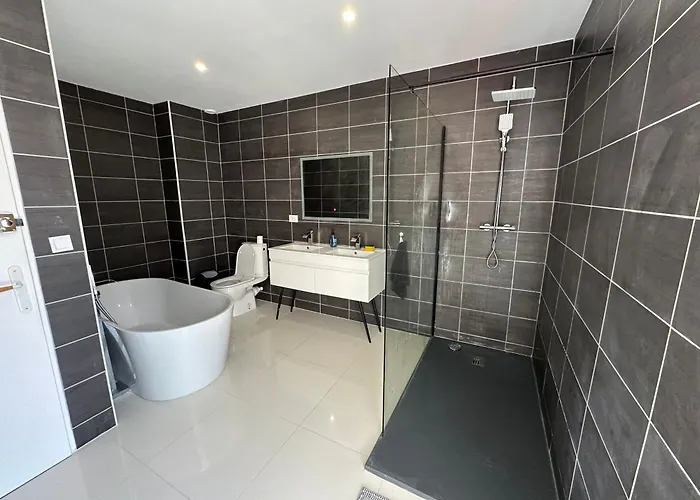 Maison Individuelle A 8 Minutes D'ouistreham, Quartier Calme, Transports En Commun Tram & Bus, Commerces De Proximites