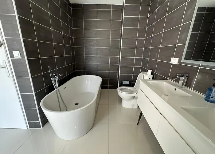 Βίλα Maison Individuelle A 8 Minutes D'ouistreham, Quartier Calme, Transports En Commun Tram & Bus, Commerces De Proximites *