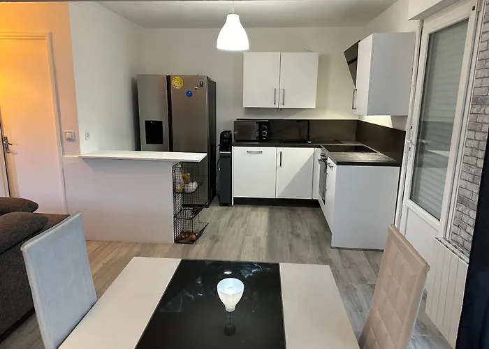 Maison Individuelle A 8 Minutes D'ouistreham, Quartier Calme, Transports En Commun Tram & Bus, Commerces De Proximites Βίλα