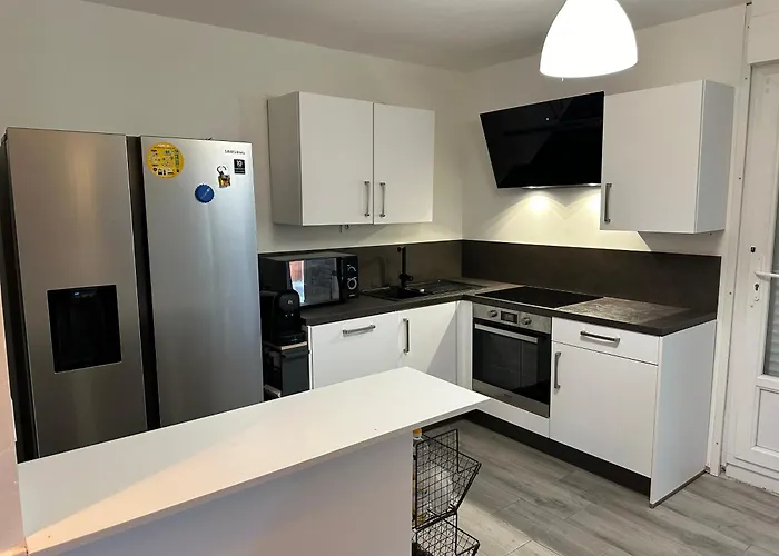 Maison Individuelle A 8 Minutes D'ouistreham, Quartier Calme, Transports En Commun Tram & Bus, Commerces De Proximites * Hérouville-Saint-Clair