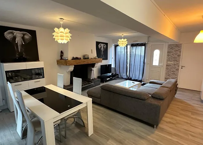 Maison Individuelle A 8 Minutes D'ouistreham, Quartier Calme, Transports En Commun Tram & Bus, Commerces De Proximites